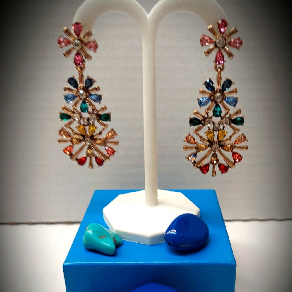 Fashion pierced earrings